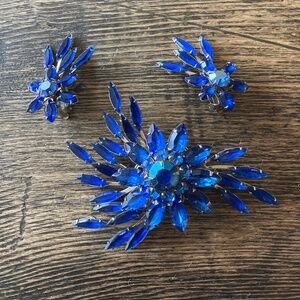 Judy Lee set blue rhinestone Aurora Borealis brooch and clip earrings